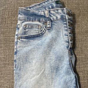 Size 2 Skinny white washed jeans